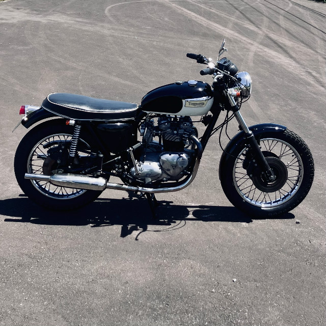 TRIUMPH Bonneville 750