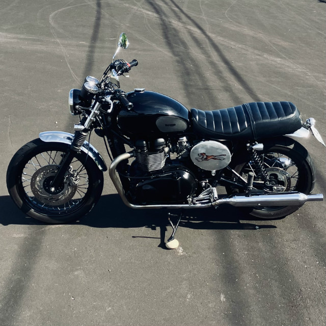 TRIUMPH BONNEVILLE T100